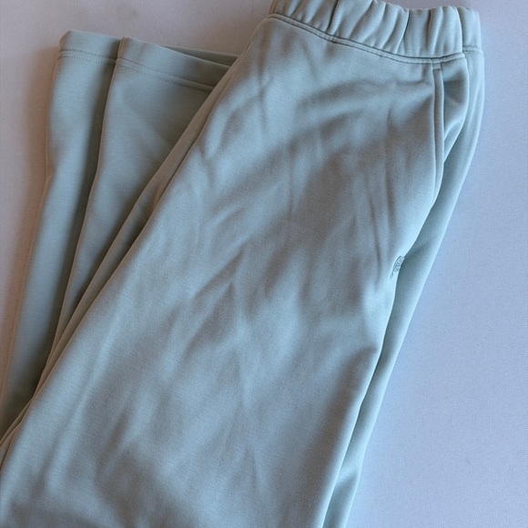 NWT Fabletics Cozy Fleece Wide Leg Sweatpant - Picture 10 of 10